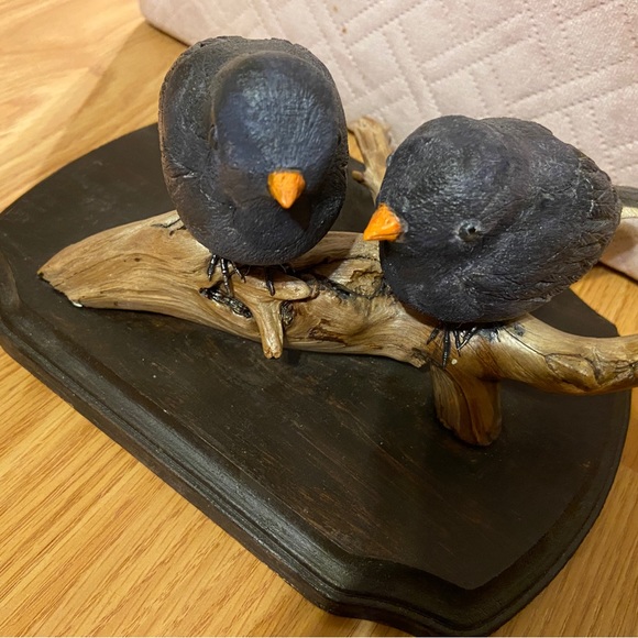 Hand made - Bird carving - dark eyed junkos - handcrafted - Picture 6 of 13